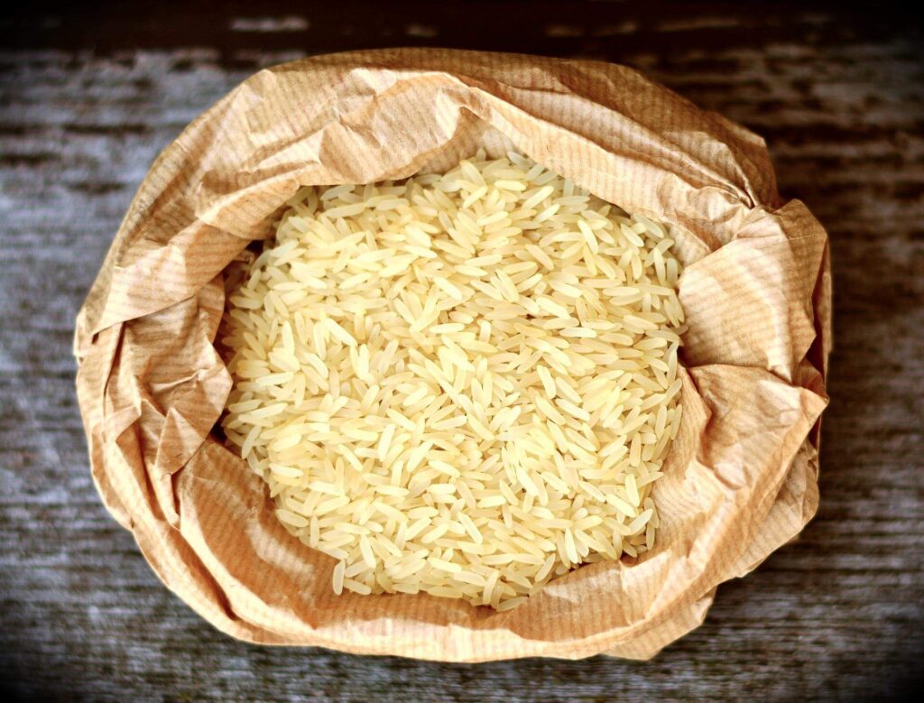 米俵に入った白米