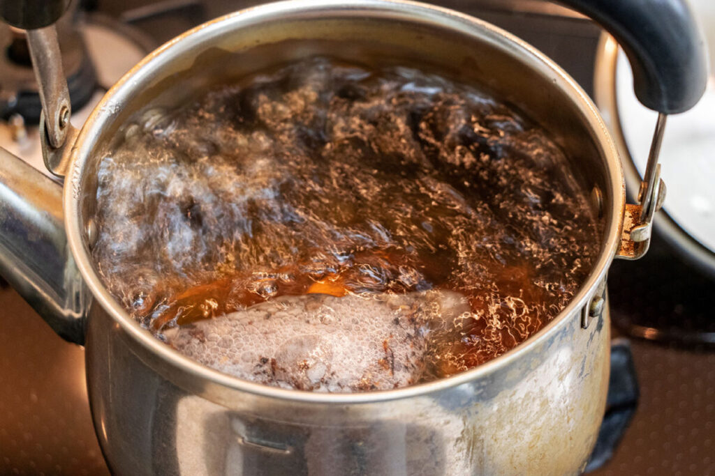 やかんで麦茶