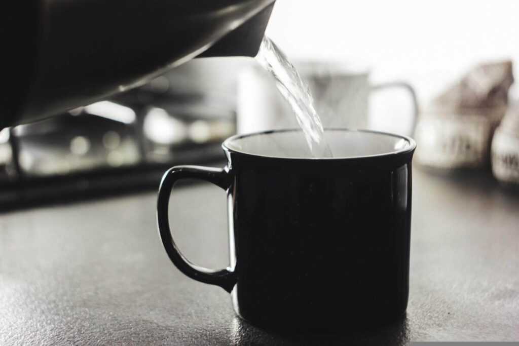 水も話題も沸騰!「白湯」を作って飲む新習慣がもたらす効果 水も話題も沸騰!「白湯」を作って飲む新習慣がもたらす効果