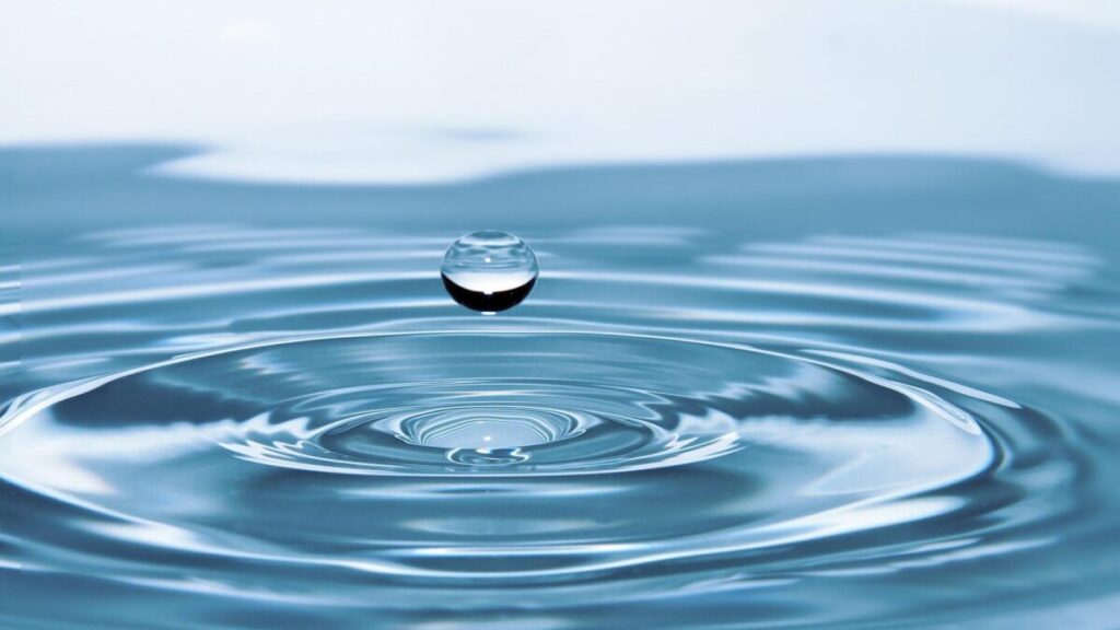 RO水とは?不純物を除去した水!