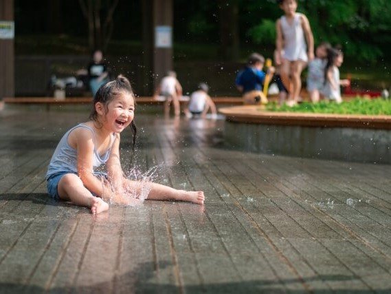 思いっ切り水と触れ合える