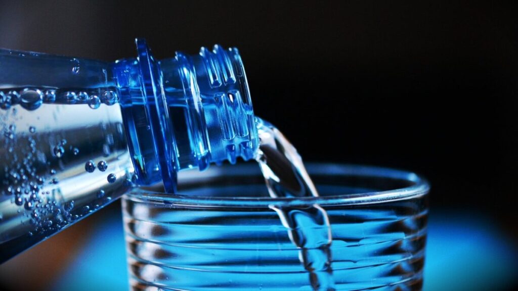 RO水と天然水の違いは?6つの項目で違いを説明!