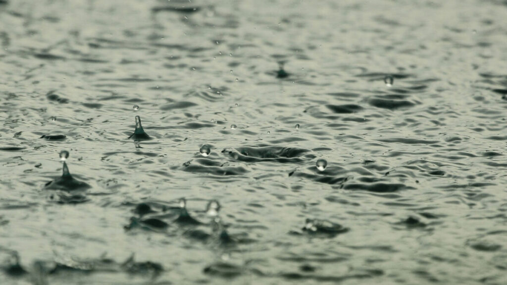 靴の雨対策できてますか？撥水、防水、完全防水の違いはここ！