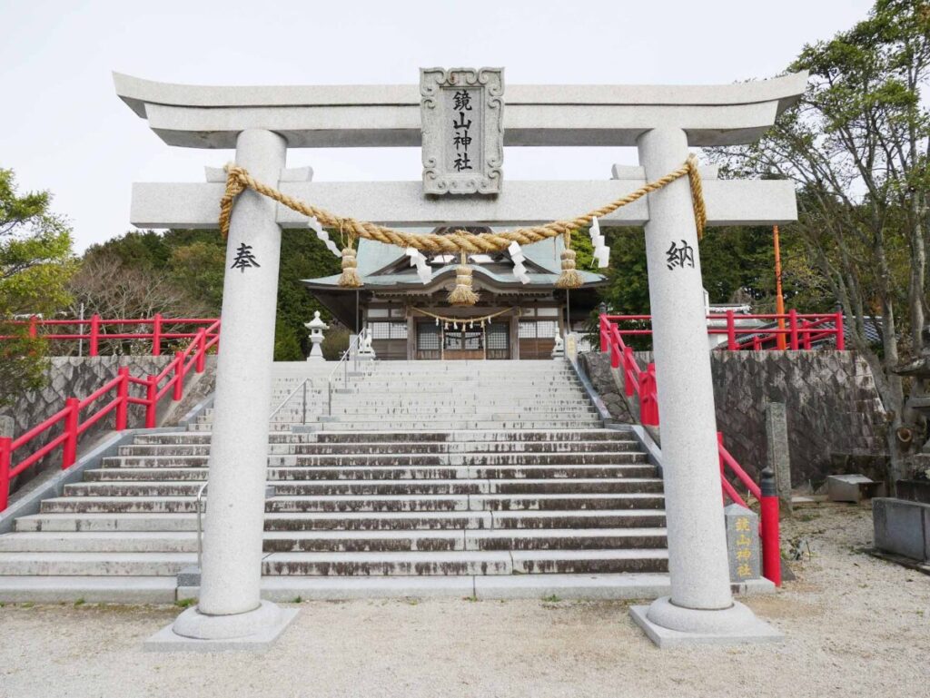 鏡山神社の鳥居